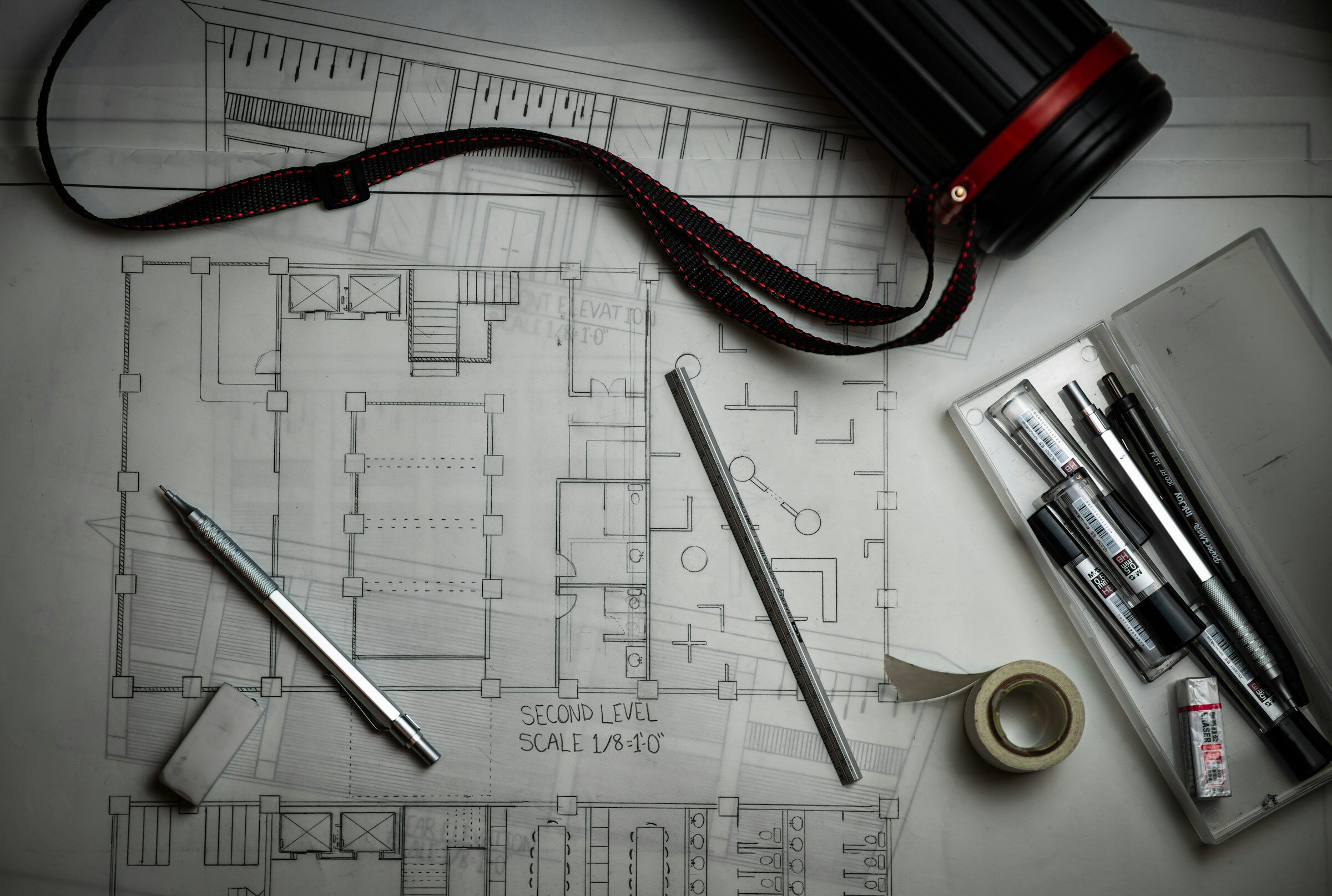 Drawings, pencils and a ruler &mdash; deciding the structure before building